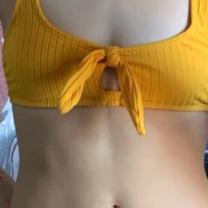 CUTE SUMMER YELLOW BIKINI TOP 💛
